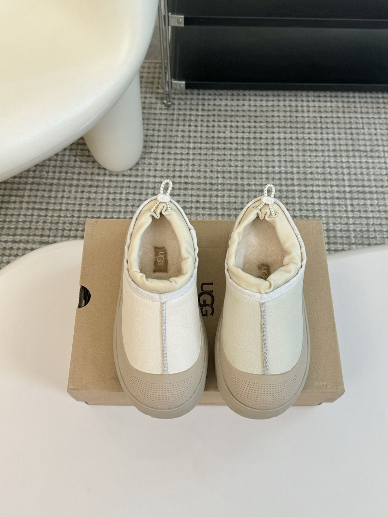 Ugg Flat Shoes